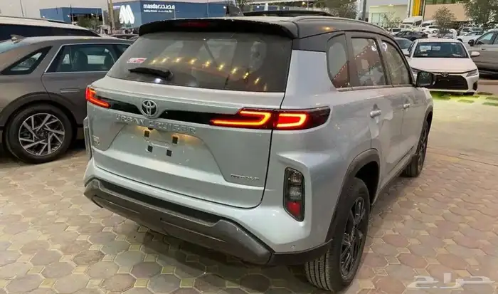 تويوتا اوربان كروز 2025 3