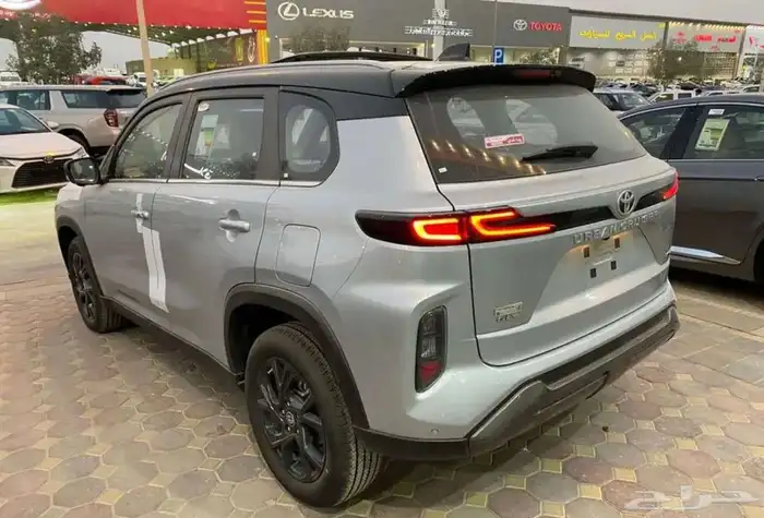 تويوتا اوربان كروز 2025 4