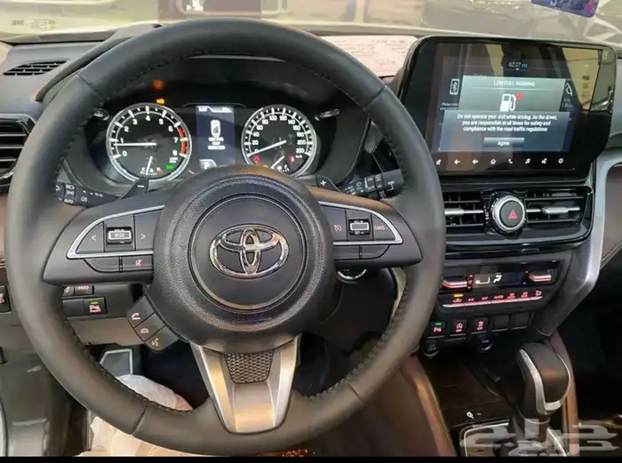 تويوتا اوربان كروز 2025 5