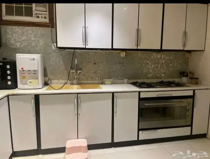 مطبخ مع الفرن والغاز بي 5500 سبب البيع الانتقال من المنزل 2