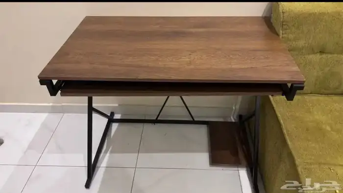 مكتب نضيف للبيع 1