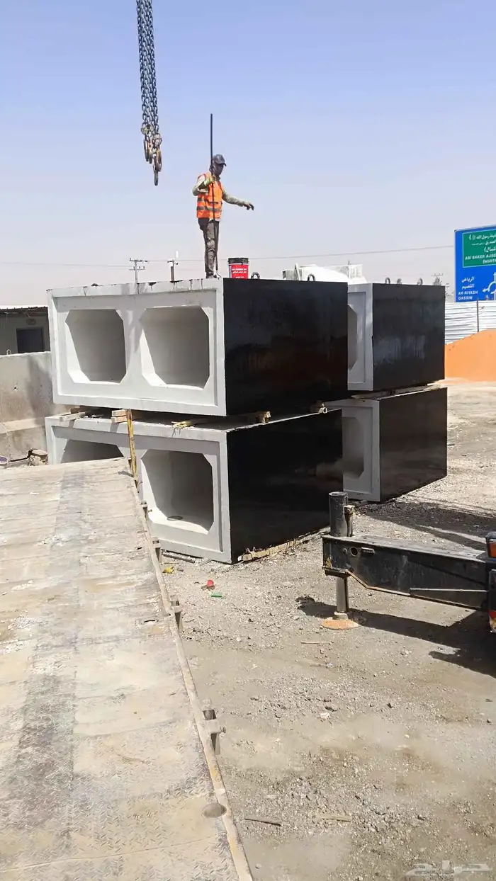 حواجز خرسانيه قواعد اناره زينة حدائق مناهيل 8