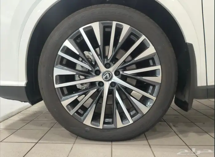للبيع لكزس RX350 موديل 2023 بسعر خرافي وارد كندا 1