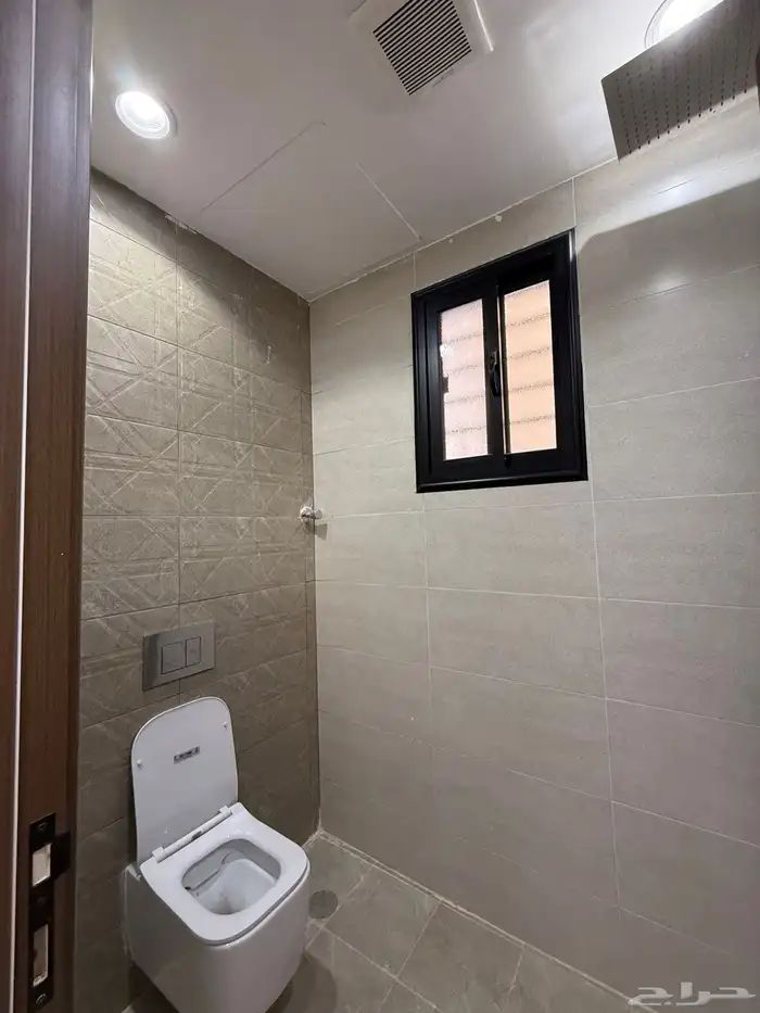 للبيع دور ثاني 6 غرف وسطح بسعر 500الف خلف العثيم بالمحالة 8