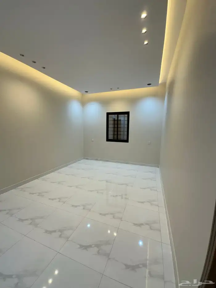 للبيع شقة دور ارضي مساحة وسيعة ب550 الف خميس مشيط 3