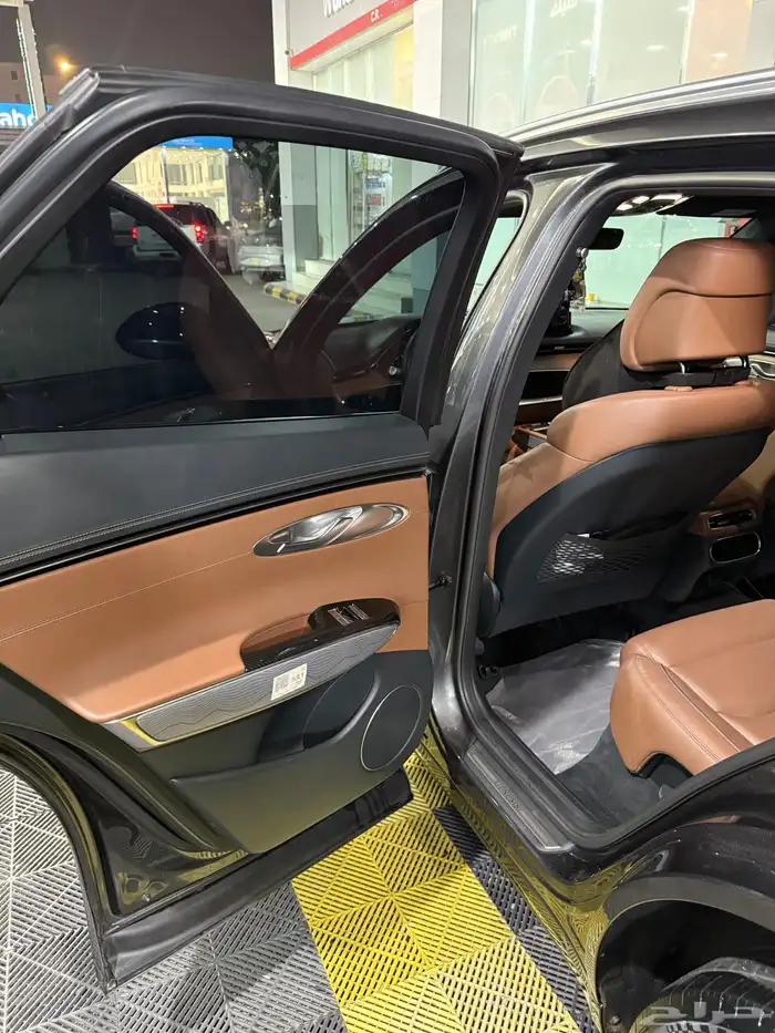 جنسيس GV70 بريستيج وارد المجدوعي 3