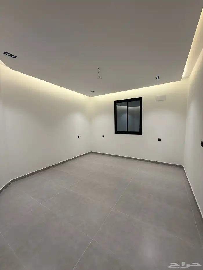 شقق علويه 6 غرف بتصميم فندقي قرب ممشي الراقي -بسعر 560الف 12