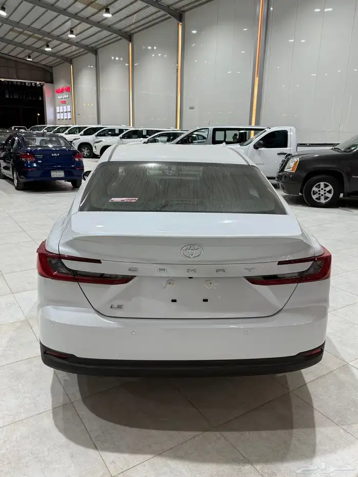 تويوتا كامري LE بنزين 2025 سعودي أصفار اقل سعر 4