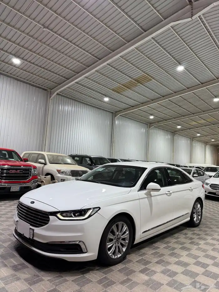 للبيع فورد تورس موديل 2021 2