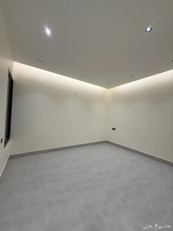 للبيع شقق ارضيه وعلويه بسعر صيدة ع برحه وسيعه بشمال الخميس 21