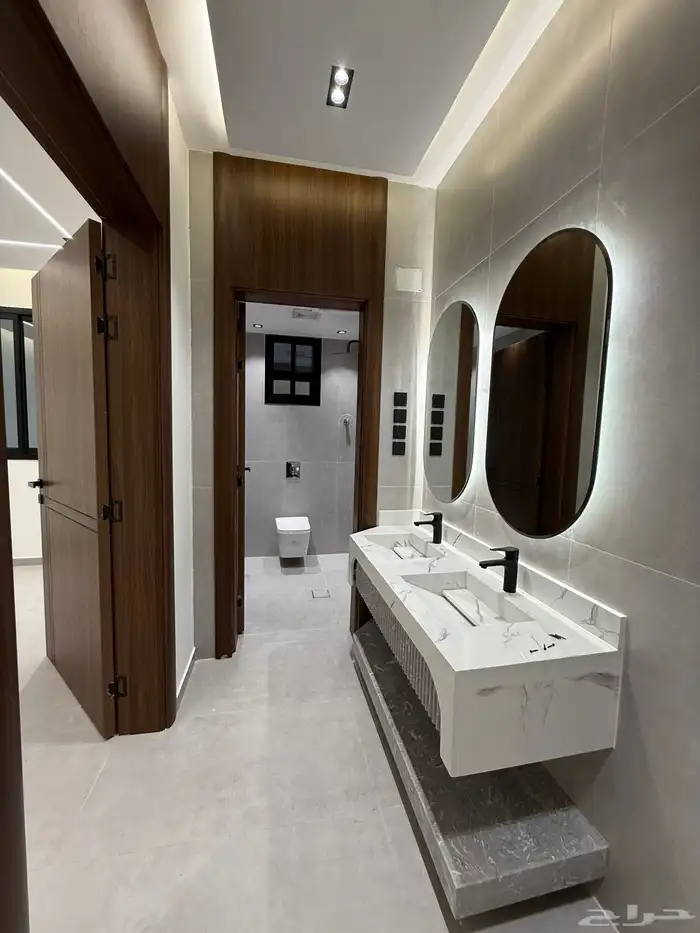 شقق علويه 6 غرف بتصميم فندقي قرب ممشي الراقي -بسعر 560الف 4