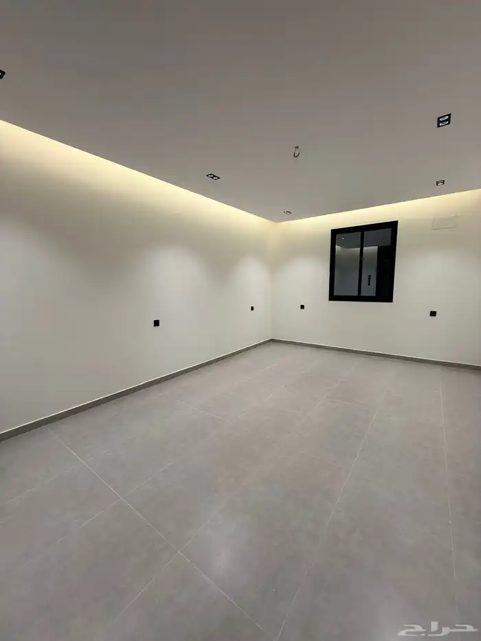 شقق علويه 6 غرف بتصميم فندقي قرب ممشي الراقي -بسعر 560الف 13