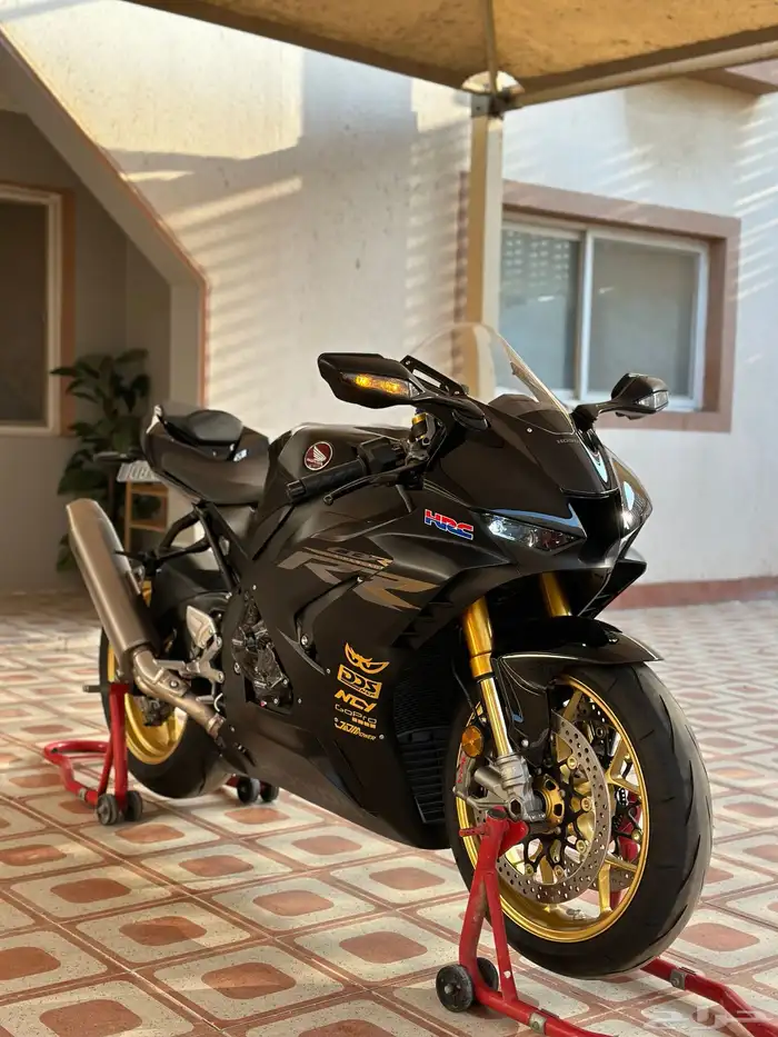 HONDA CBR 1000RR-R 1