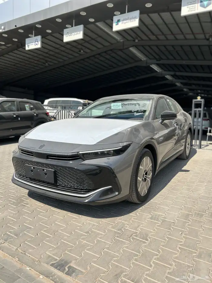 تويوتا   كراون 2.5 برستيج 2026 هايبرد 146000 شامل الضريبة 2