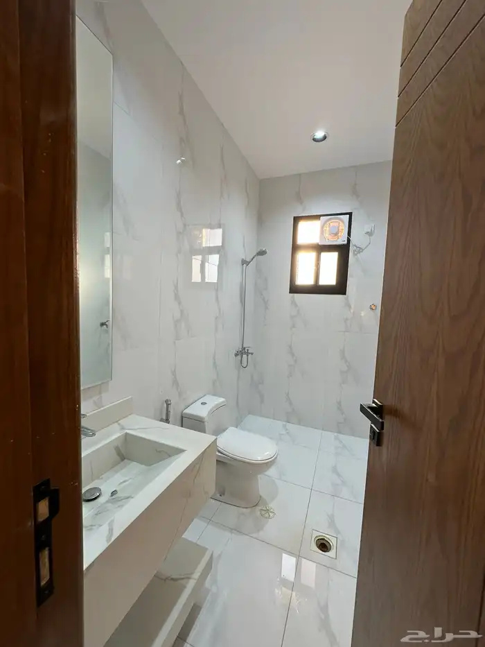 للبيع شقة دور ارضي مساحة وسيعة ب550 الف خميس مشيط 11