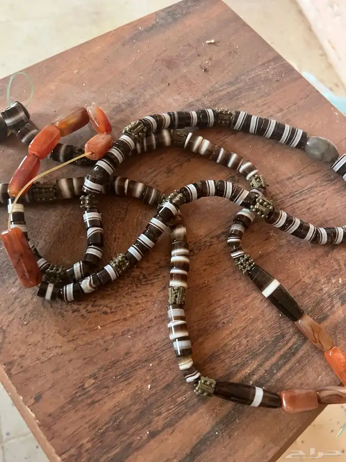 قلايد قديمه جدا 3