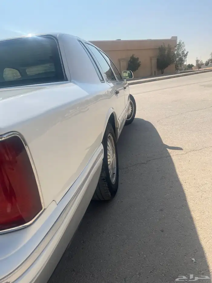 لنكولن تاون كار موديل 1996 2