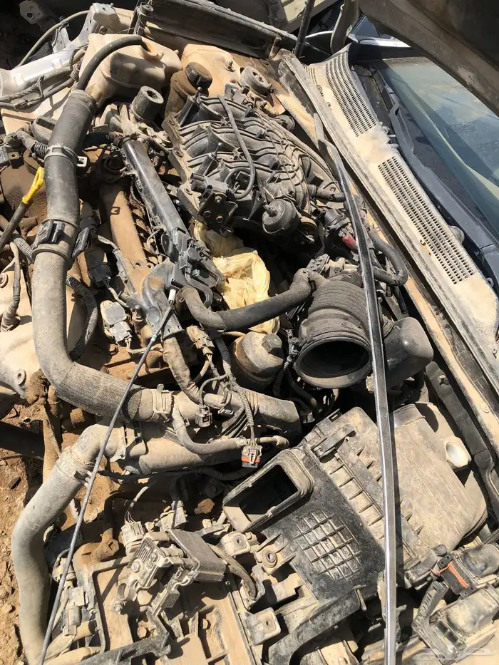 ازيرا 2013 قطع غيار فقط 2