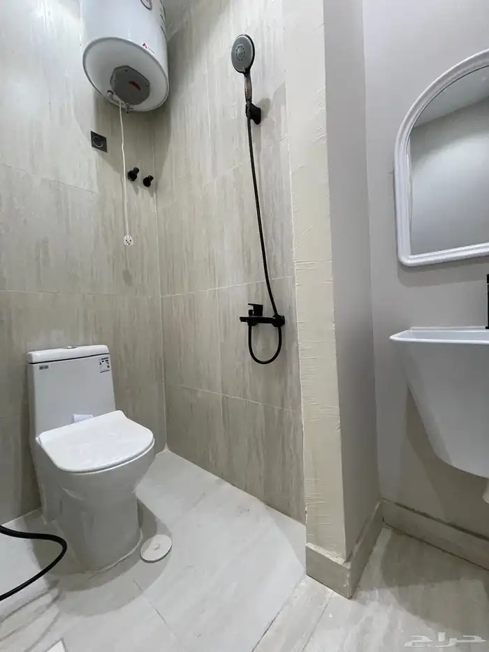 للبيع شقق ارضيه وشقق علويه من 430 الف حى المصيف 27