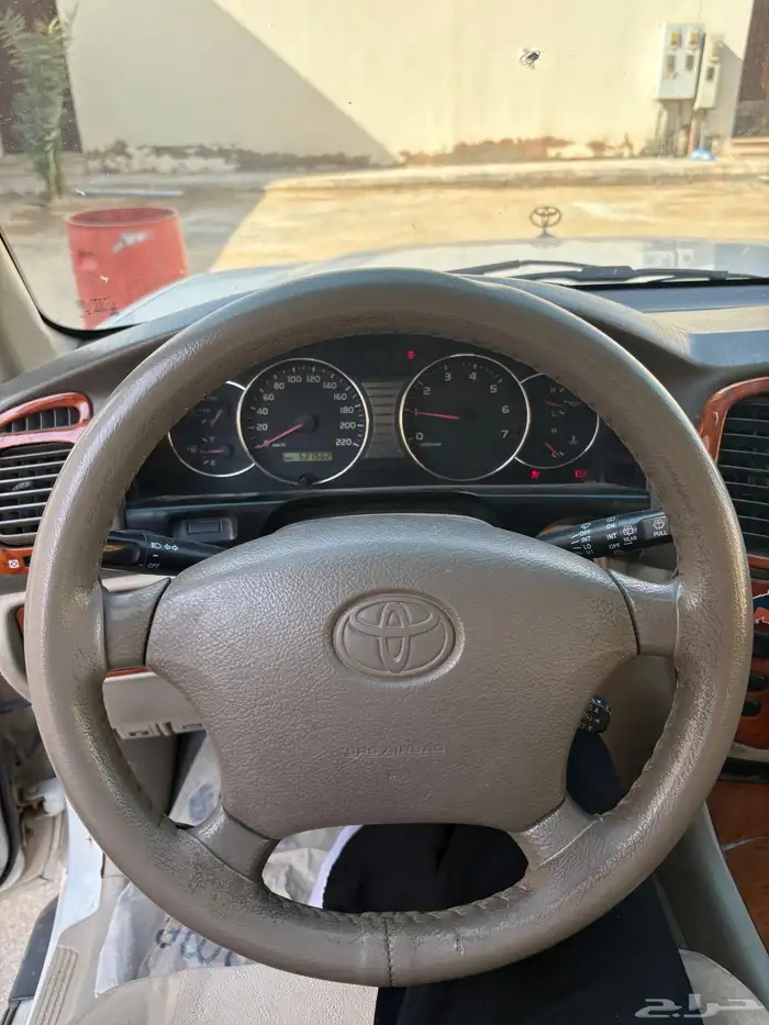 للبيع لاندكروزر 2005 قير عادي شرط 9