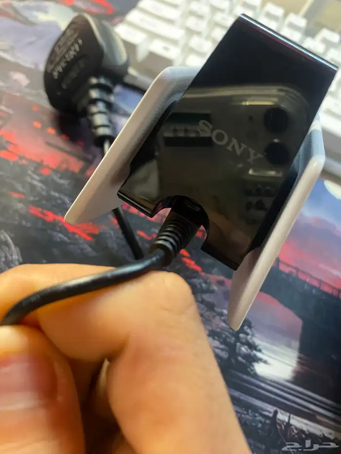 يد سوني 5 استخذام نص شهر ب200 ومعها شاحن مجانا 1