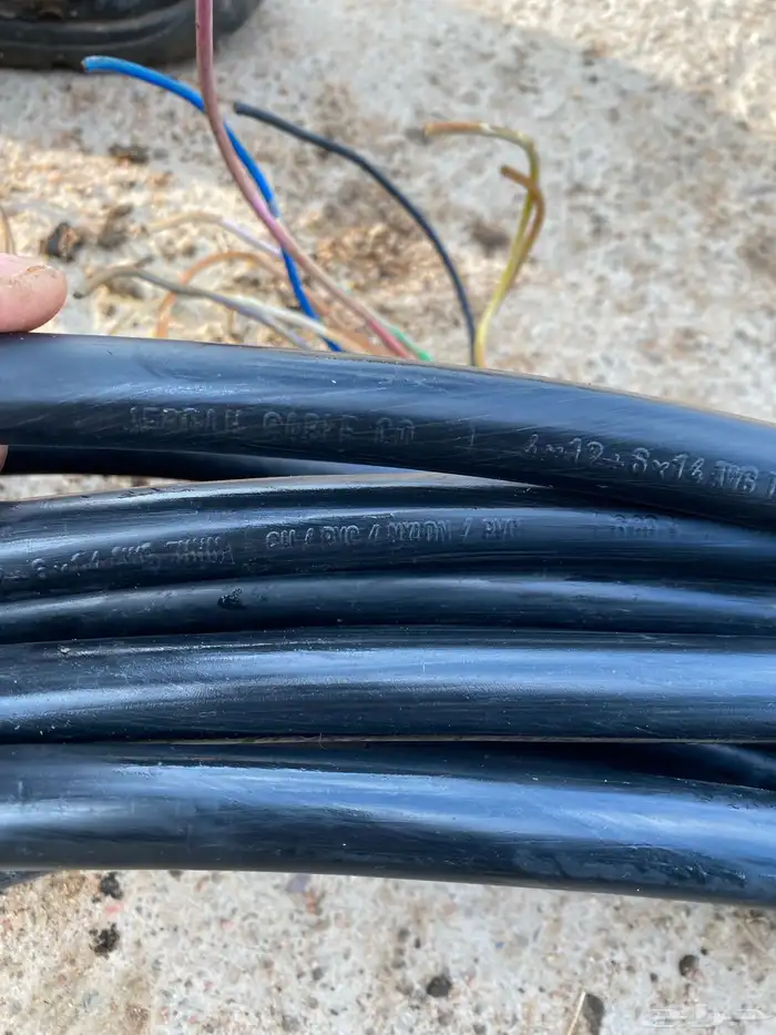 كيبل كهربائي 10 خطوط نضيف استخدام ست شهور تقريبا 200 متر 1