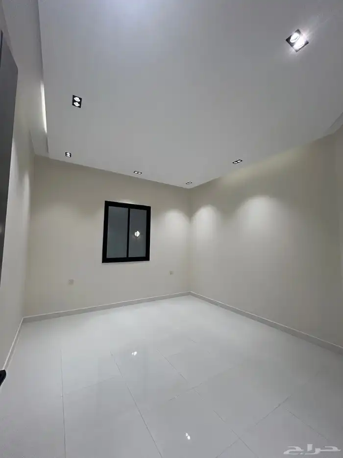 للبيع شقق ارضية و علوية تشطيب VIP بحي المعارض خميس مشيط 14