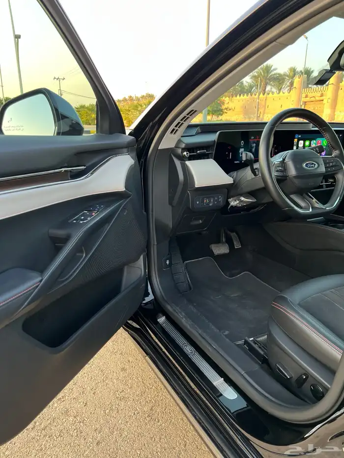 فورد تورس تيتانيوم (تم البيع). 16