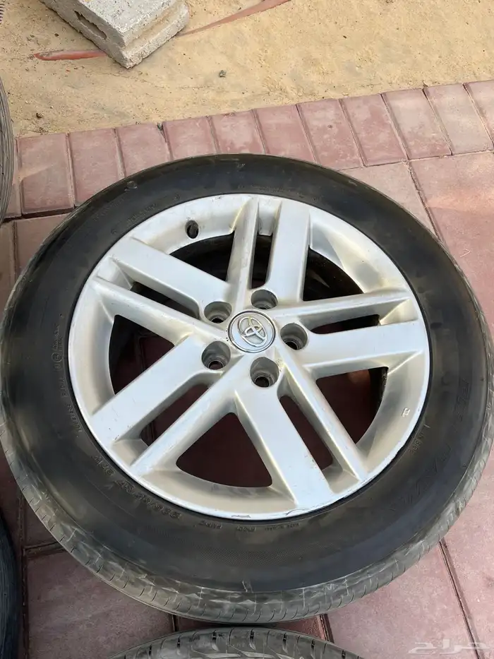 للبيع جنوط كامري فل 4