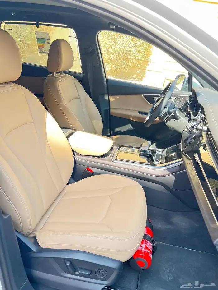 اودي جيب Q7 2023 مخزن 14