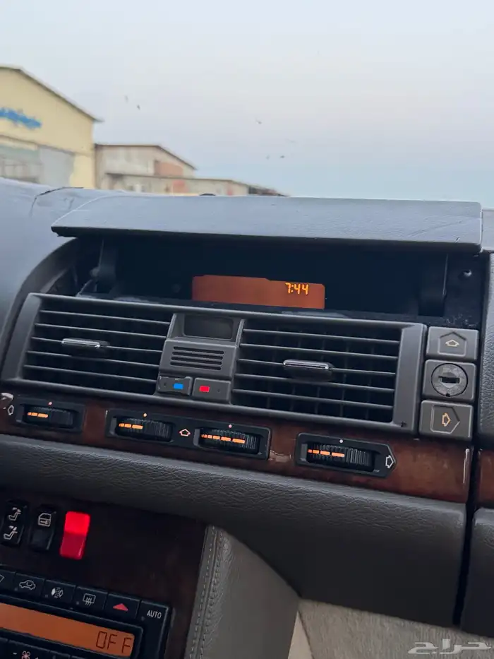 للبيع مرسيدس شبح موديل 97 30