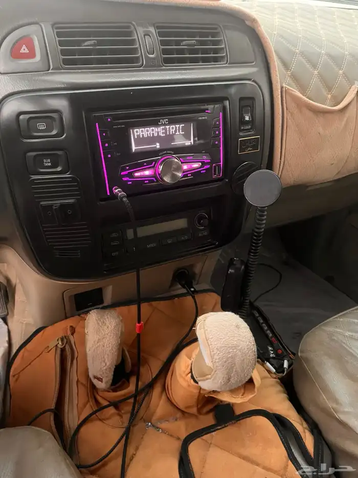 نيسان سفاري 1998 3