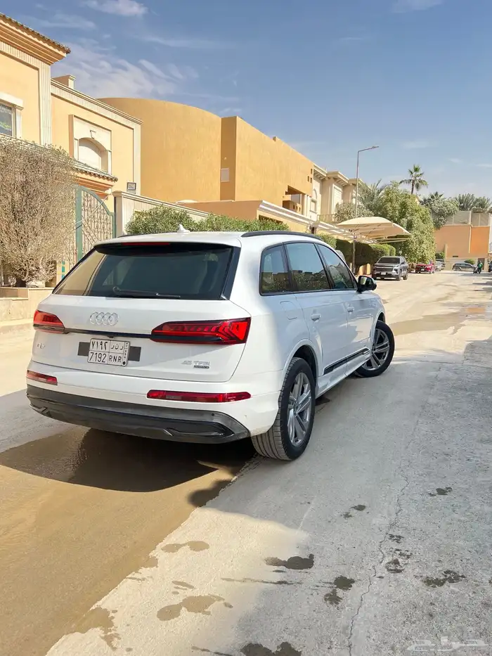 اودي جيب Q7 2023 مخزن 4