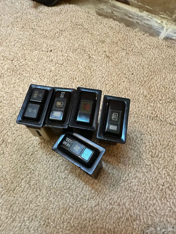 يد النور  والغمازات  المسحات صالون 90 97 5