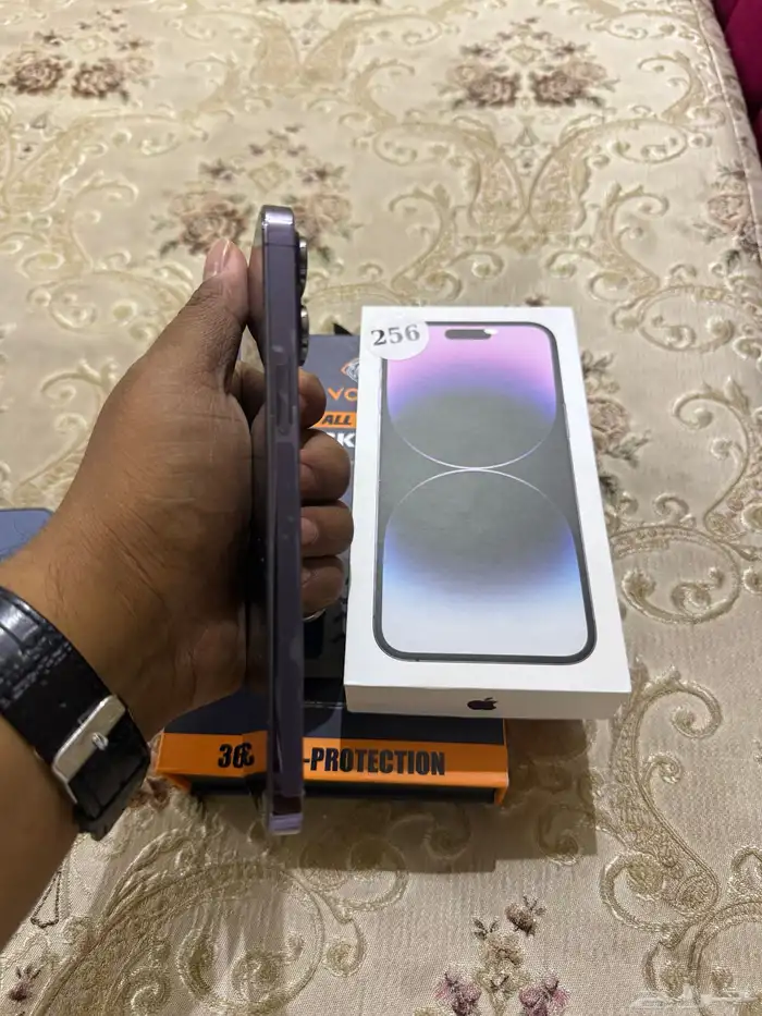 للبيع ايفون 12 برو ازرق و 14برو ماكس بنفسجي 0