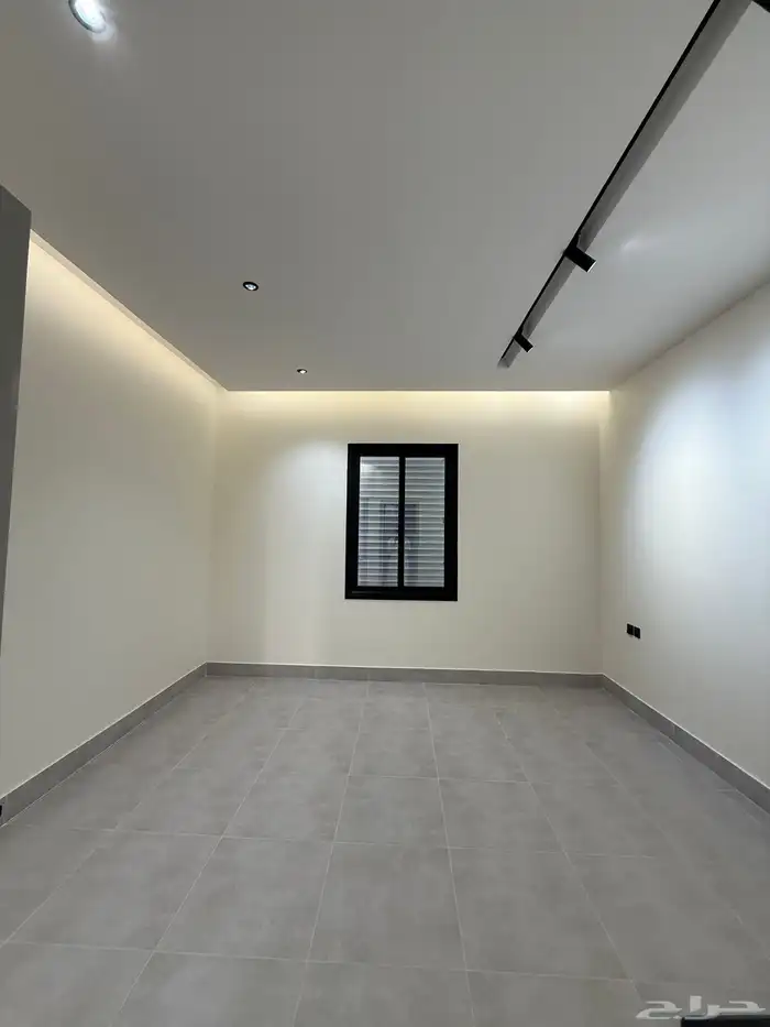 للبيع شقق ارضيه وعلويه بسعر صيدة ع برحه وسيعه بشمال الخميس 18