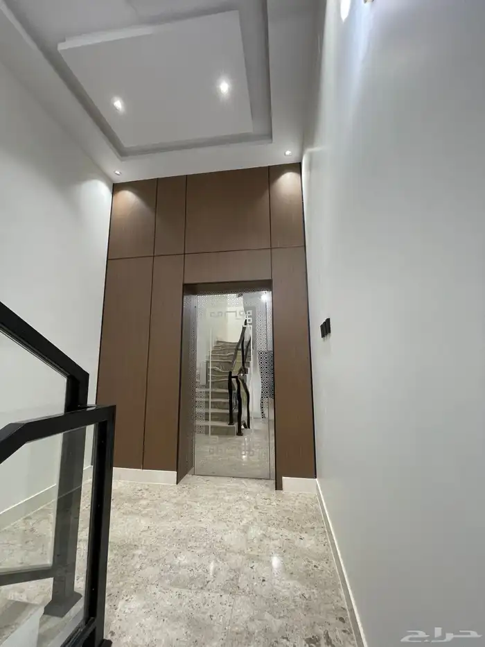 للبيع شقق روف أرضي وعلوي بالمحاله ابها 2