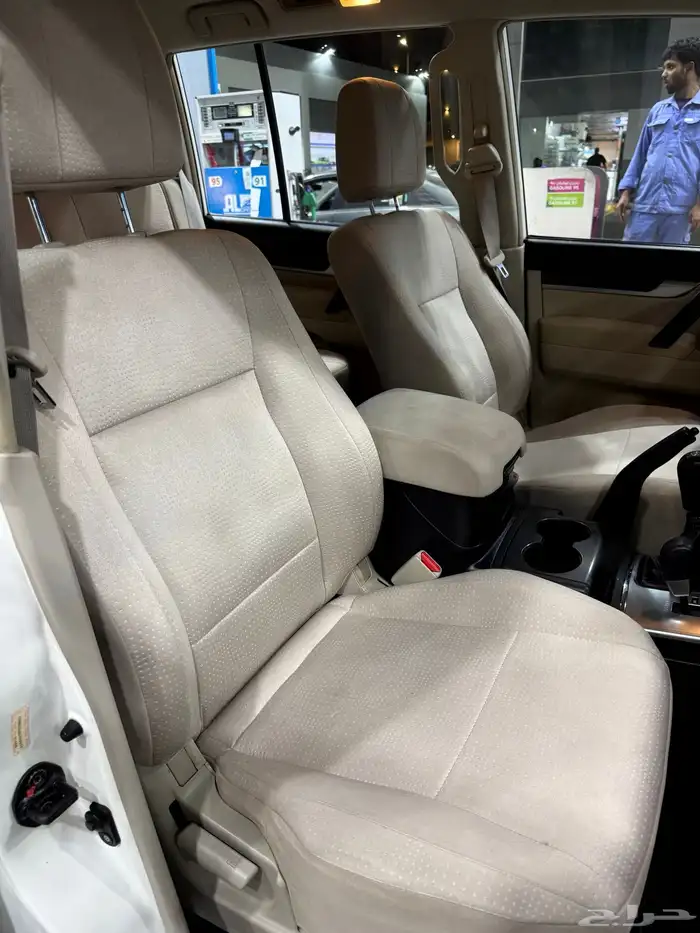 للبيع باجيرو قير عادي مكينه3800 10