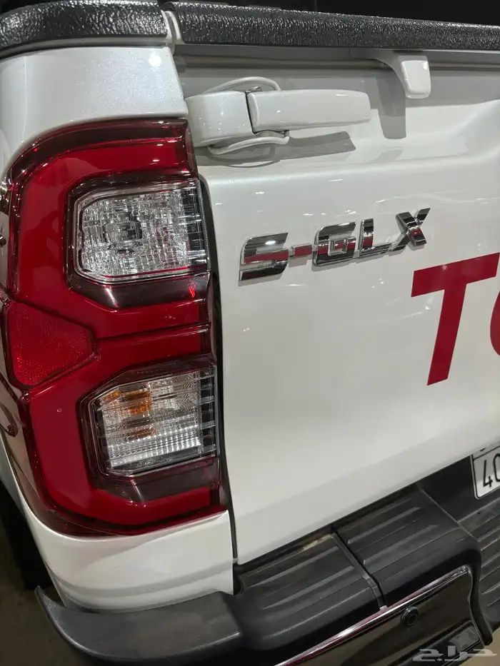 هايلكس غمارتين دبل اتوماتيك. فل كامل بنزين 10