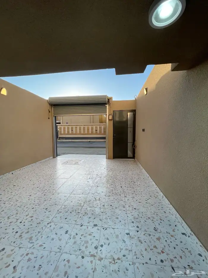 للبيع فيلا دورين وملحق من 750 الف مخطط 6 حى النور 4