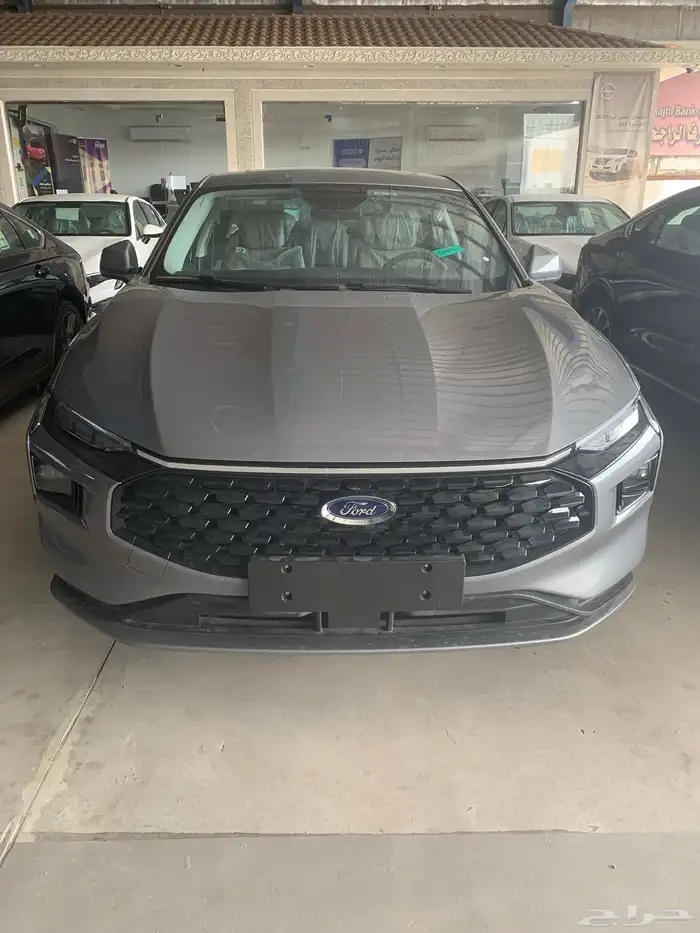 فورد امبيانتي 2026 لون رصاصي فاتح 0