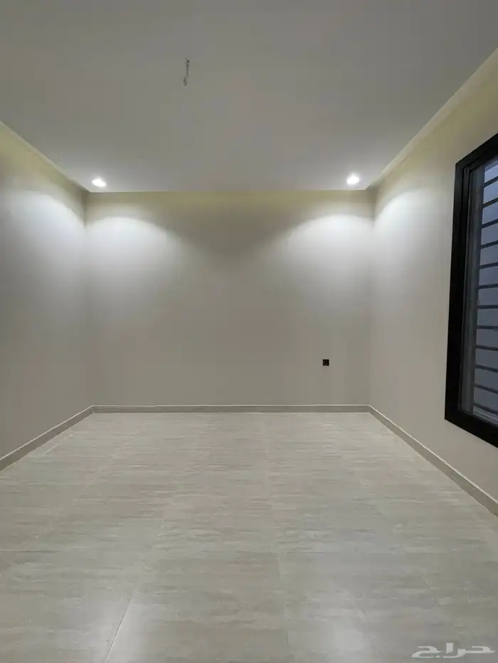 للبيع شقق ارضيه وشقق علويه من 430 الف حى المصيف 18