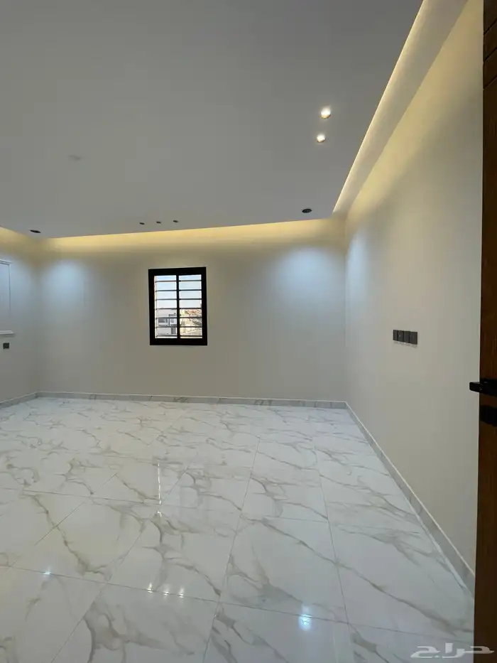 للبيع فيلا دورين وملحق من 750 الف مخطط 6 حى النور 14