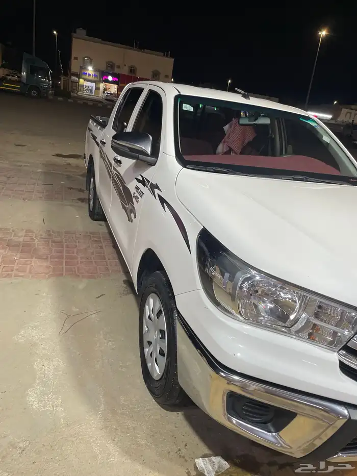 هايلوكس مديل 2023 ديزل بمهد الذهب 10