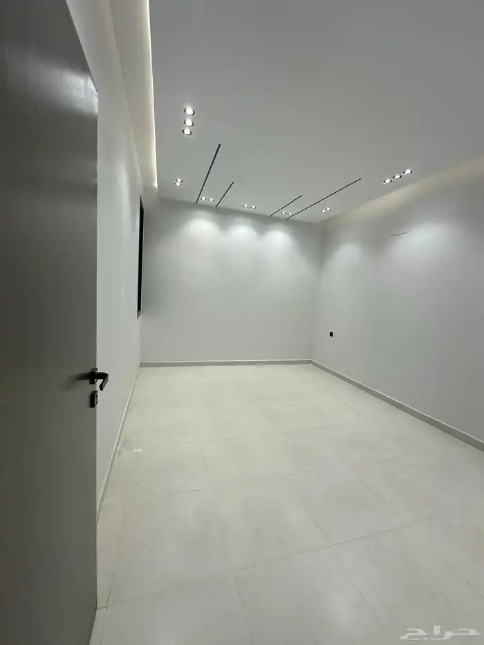 للبيع شقق علوية بسعر مناسب جدا بجوار المدارس حي الموسي 16