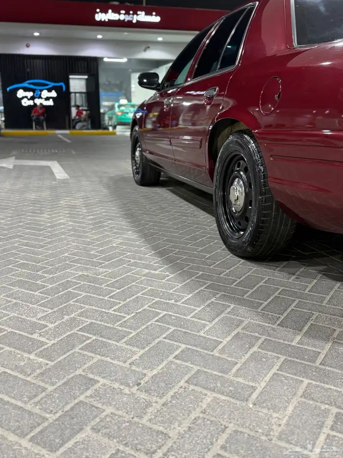 فورد كراون فكتوريا 2011 19