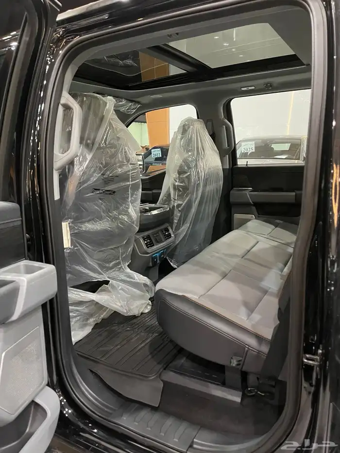 فورد f150  LARIAT جديد 2024 7