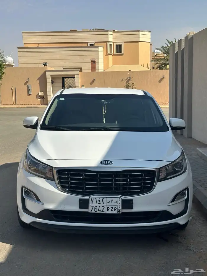 للبيع كيا كرنفال 2019   ديزل   11 راكب   نظيفة جدا 4