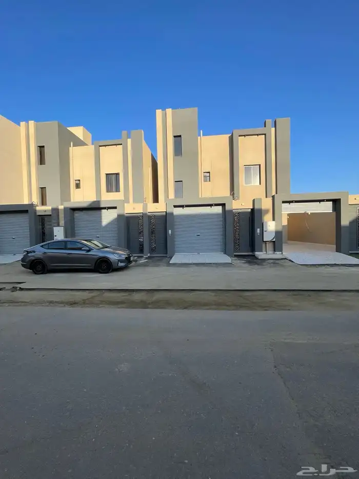 للبيع فيلا دورين وملحق من 750 الف مخطط 6 حى النور 0