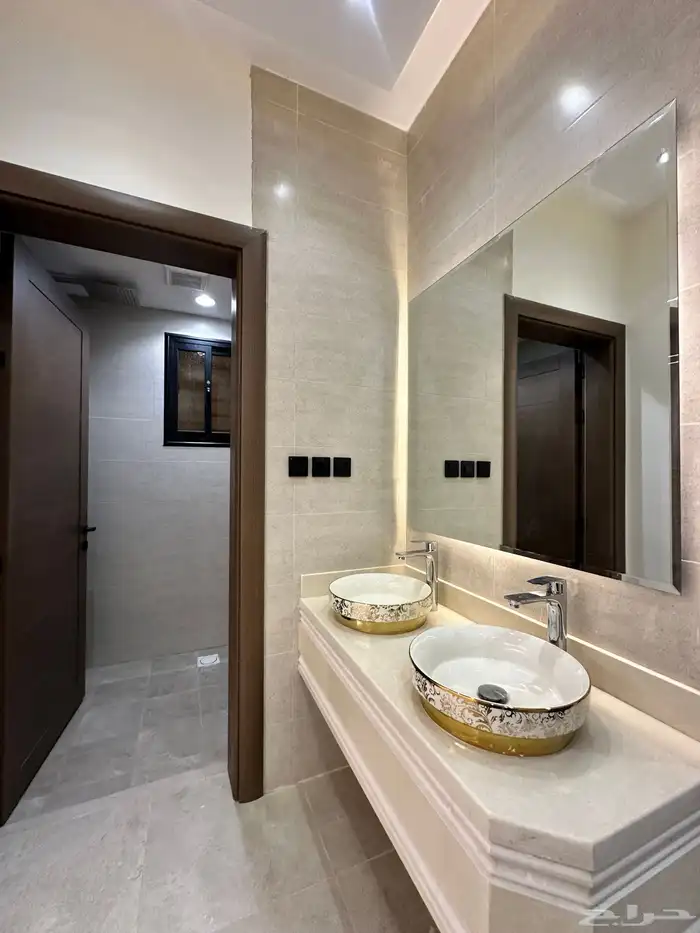 للبيع شقق علويه بحى الضيافه خميس مشيط 3